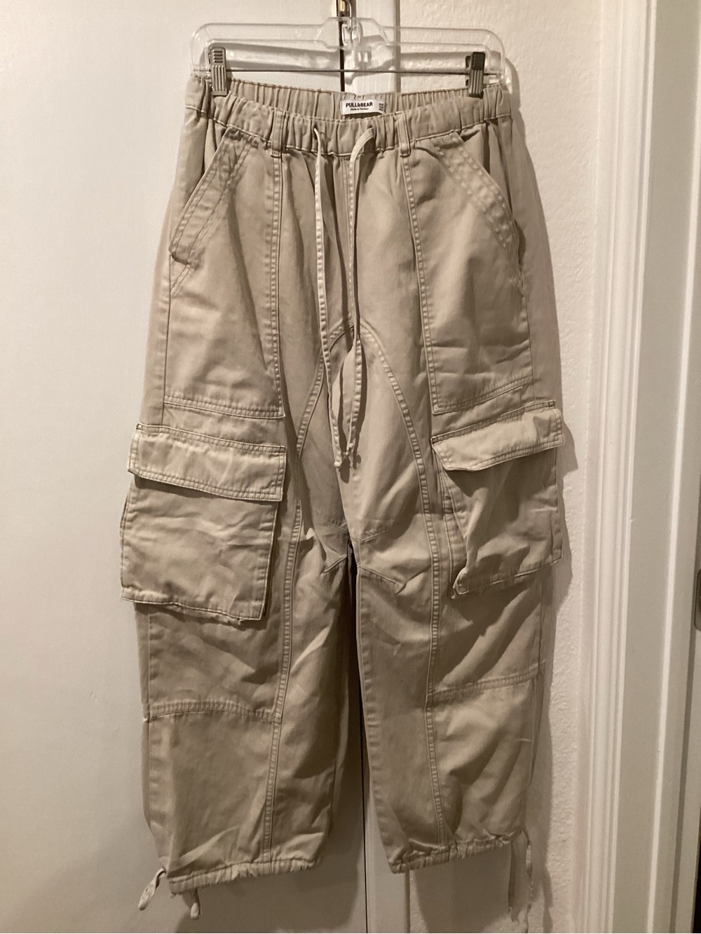 Pull&Bear Men's Beige Cargo Drawstring Trousers
